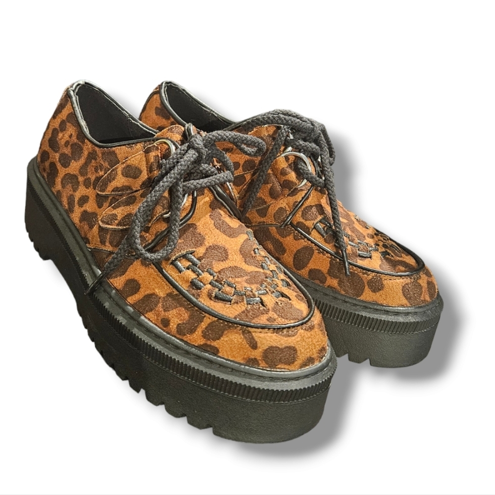 Platform leopard shoes